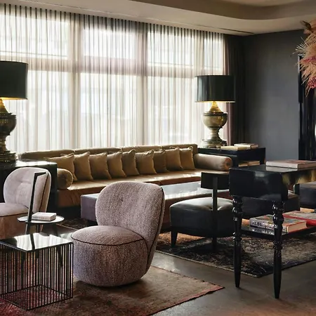 Roomers Frankfurt Central, Autograph Collection-2